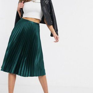 Lipsy green satin pleated midi skirt Size 0 NWT